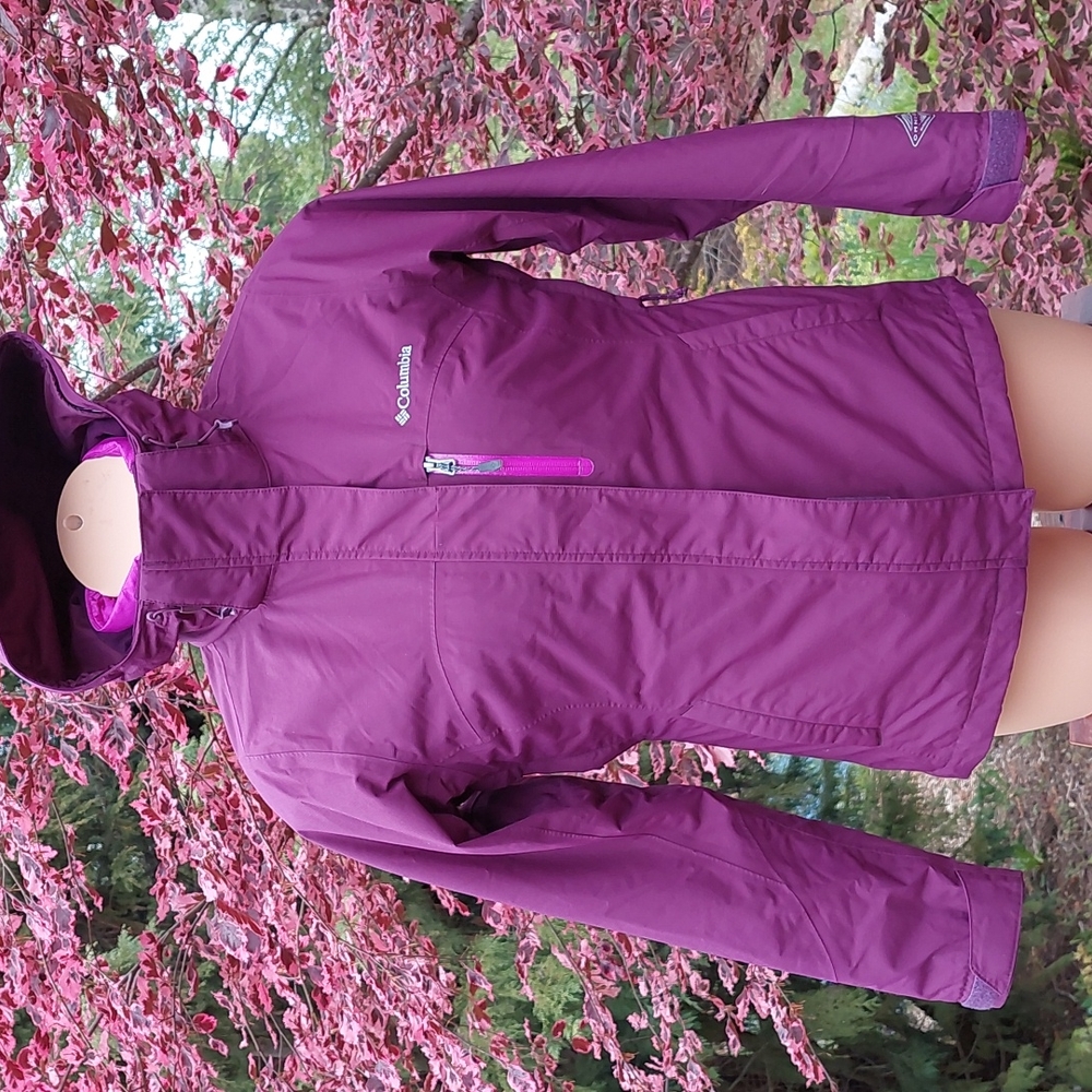 Woman's Columbia 2 in one jacket